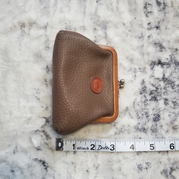 Rare Vintage Dooney & Bourke All Weather Leather Taupe KissLock Coin Purse/Pouch - Picture 7 of 10